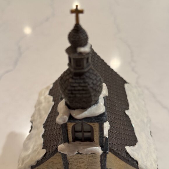 Hawthorne Village - "Holy Night Chapel" Piece - Picture 6 of 10